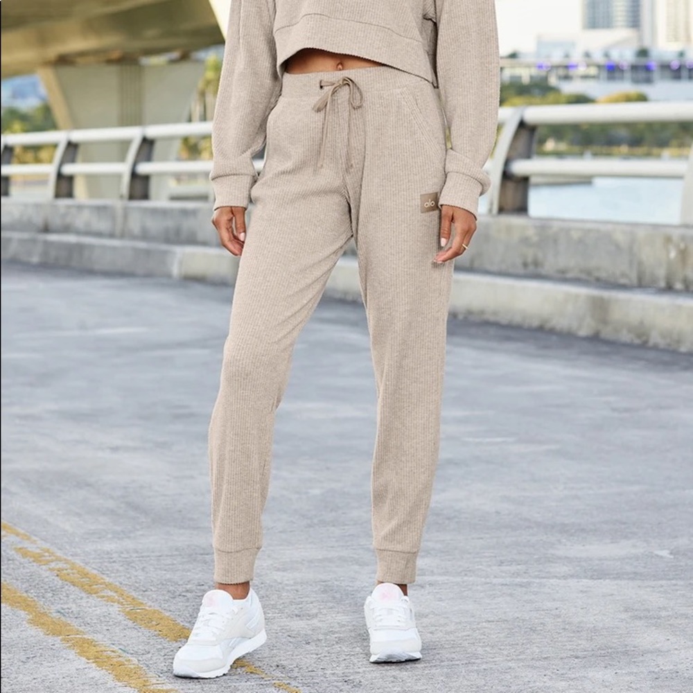 Alo Muse Sweatpants Gravel NWT